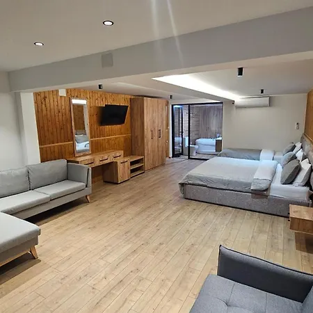 1 Private Bedroom River View&jacuzzi *