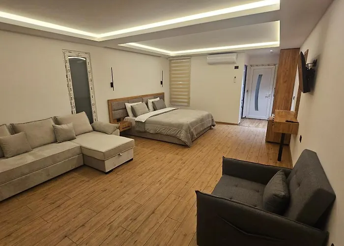 1 Private Bedroom River View&jacuzzi *