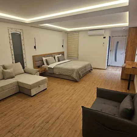 1 Private Bedroom River View&jacuzzi *