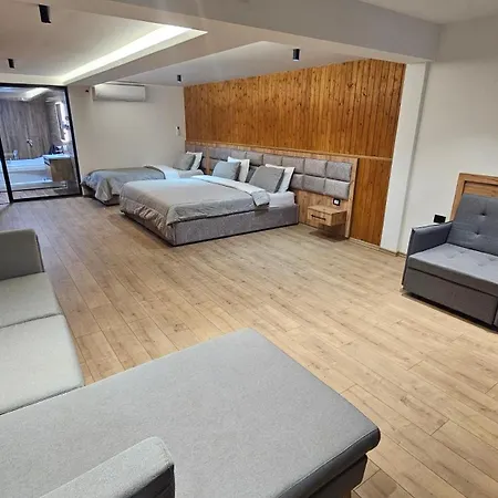 빌라 Riverside View Jacuzzi&Halal Suite