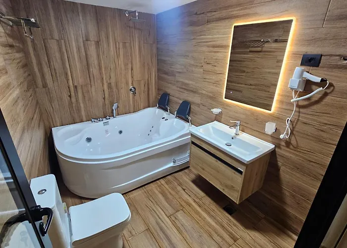 Villa 1 Private Bedroom River View&jacuzzi