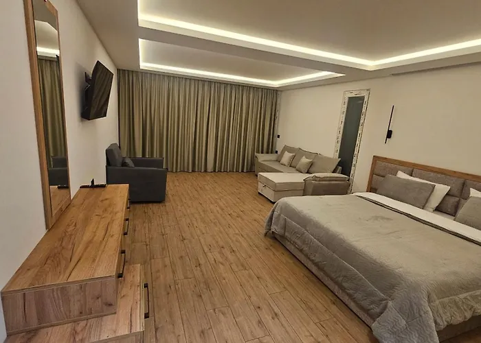 Villa 1 Private Bedroom River View&jacuzzi