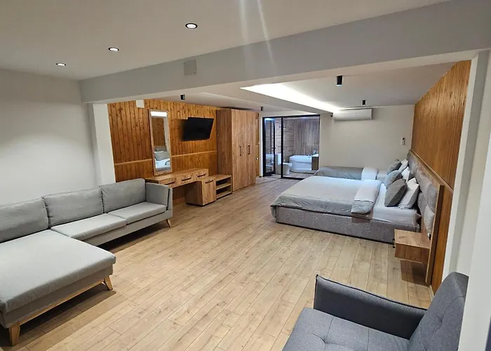 1 Private Bedroom River View&jacuzzi *